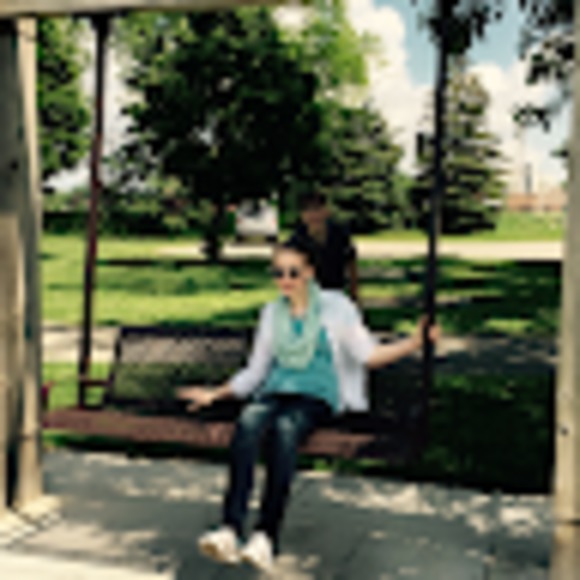 Meet your Posher, Ziona - Picture 1 of 1
